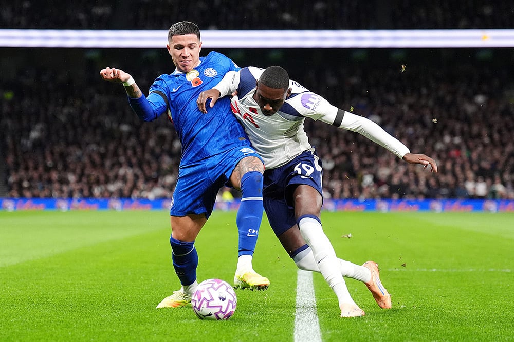 English Premier League 2025-26 Tottenham Hotspur vs Chelsea football photos_Enzo Fernandez