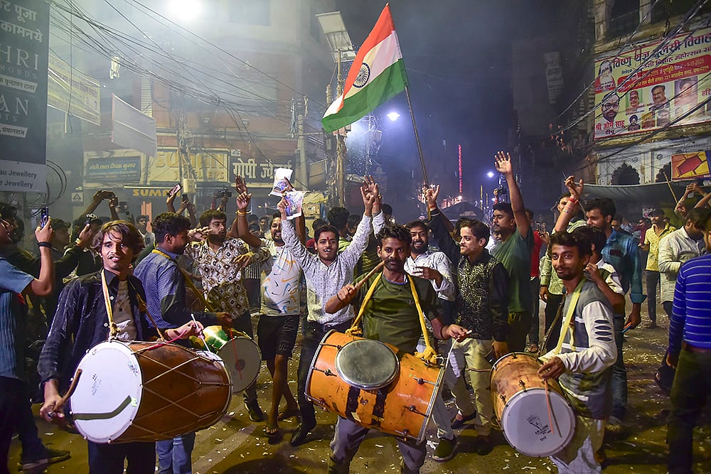 Indian cricket team wins ICC Womens World Cup 2025 fan celebration photo_in Prayagraj
