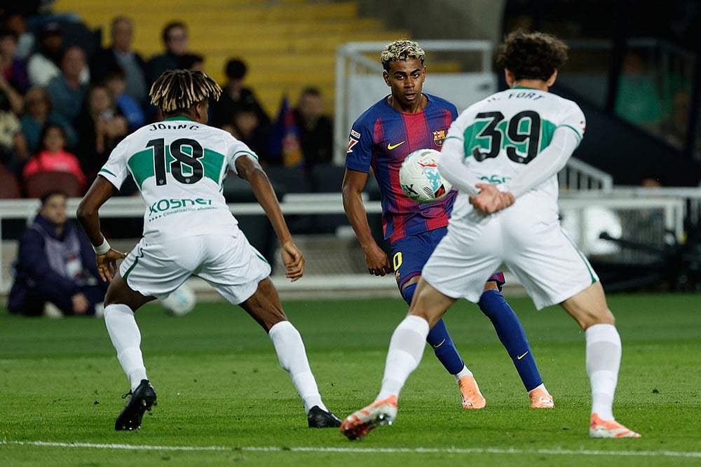 La Liga Soccer Match: FC Barcelona vs Elche CF