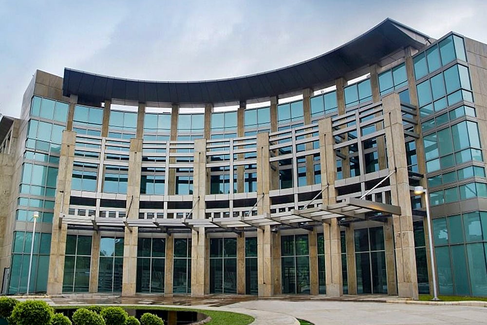 Reliance Centre on Maharaja Ranjit Singh Marg