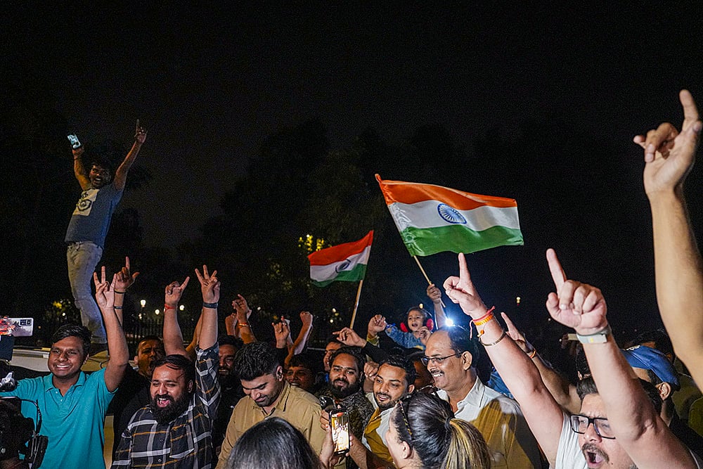 Indian cricket team wins ICC Womens World Cup 2025 fan celebration photo_delhi