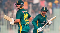 Pakistan Vs South Africa LIVE Score, 1st ODI: Proteas Lose De Zorzi; Breetzke, Qeshile At Crease | SA 167/3 (30) | Photo: AP/Anjum Naveed : South Africa's Lhuan-dre Pretorius, left, and Quinton de Kock run between the wickets during the first one day international cricket match between Pakistan and South Africa, in Faisalabad, Pakistan, Tuesday, Nov. 4, 2025.