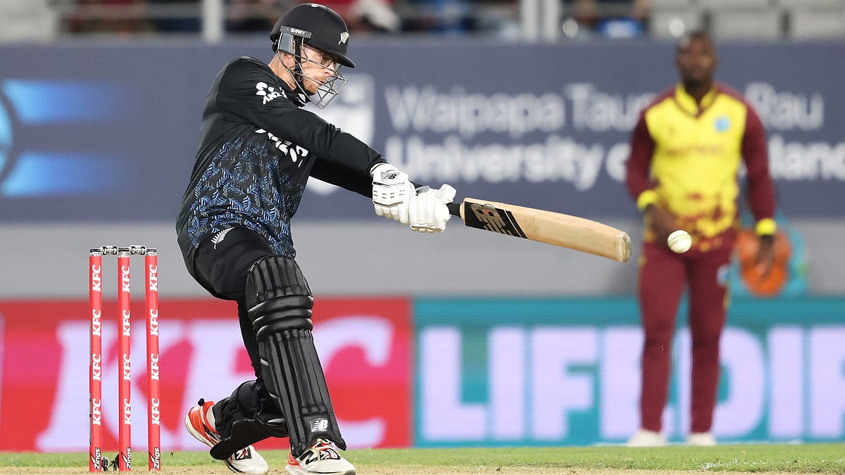 New Zealand captain Mitchell Santner scored 55 off 28 balls - null