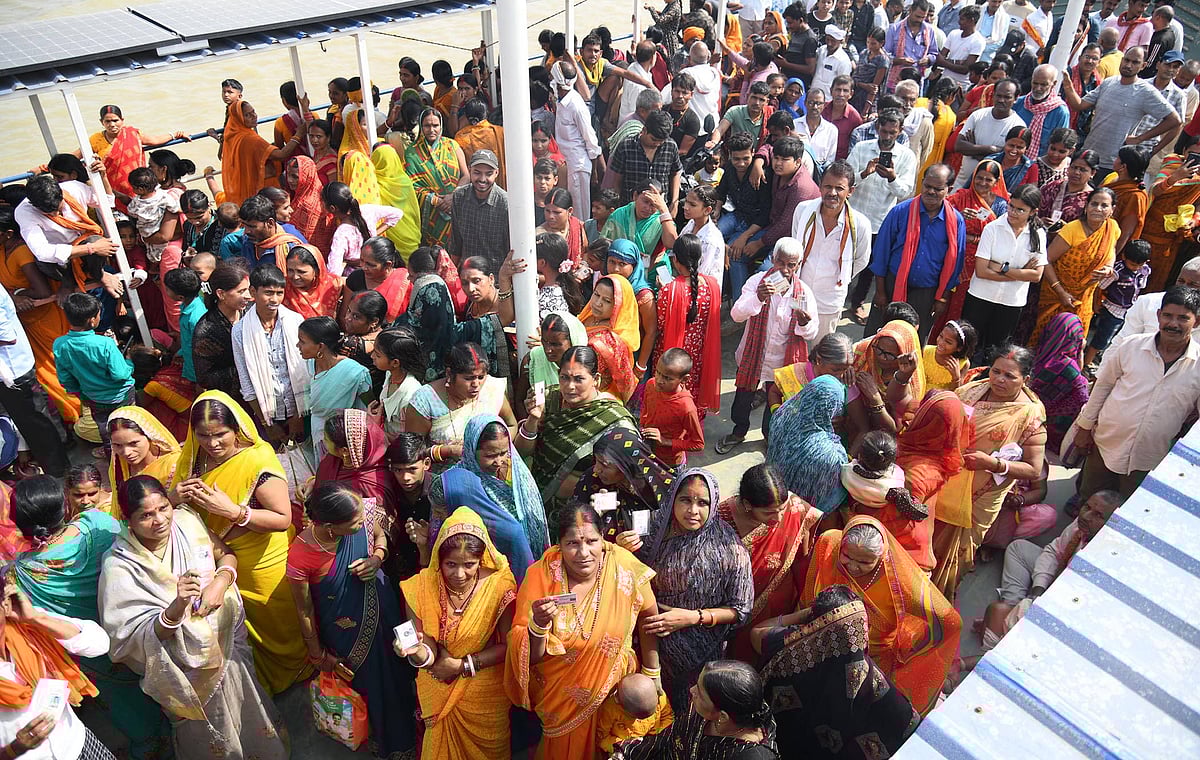 Voters going to cast their votes first time in a ship during Bihar Assembly Elections 2025 for a polling booth at Nasriganj Ghat, Danapur on November 6, 2025 in Patna, India. 
 - IMAGO/ Hindustan Times
