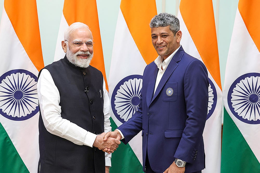 PM Modi meets womens cricket team
