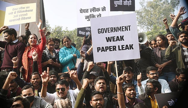 Bihar Elections | The Issue Of Paper Leaks Gets Sidelined As The Jobs Narrative Takes Centre Stage   