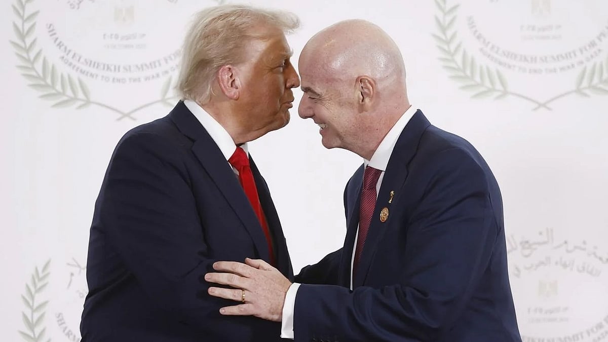 President Trump and FIFA President Gianni Infantino pose during the greetings ceremony before the family picture at the Gaza Peace Summit in Sharm el-Sheikh, Egypt, Monday, Oct.13 2025. - | Photo: Pool photo/Yoan Valat via AP