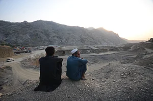 IMAGO / Pacific Press Agency : Pakistan seals largest Torkham border crossing with Afghanistan in Peshawar.