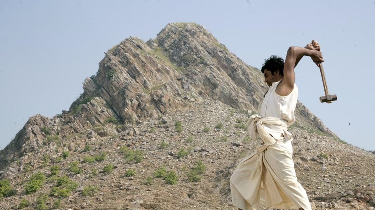 Manjhi-The Mountain Man