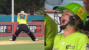 X/ 7Cricket : WBBL 2025: Georgia Voll’s Ramp Shot Fail Leaves Teammate Phoebe Litchfield In Splits - Video
