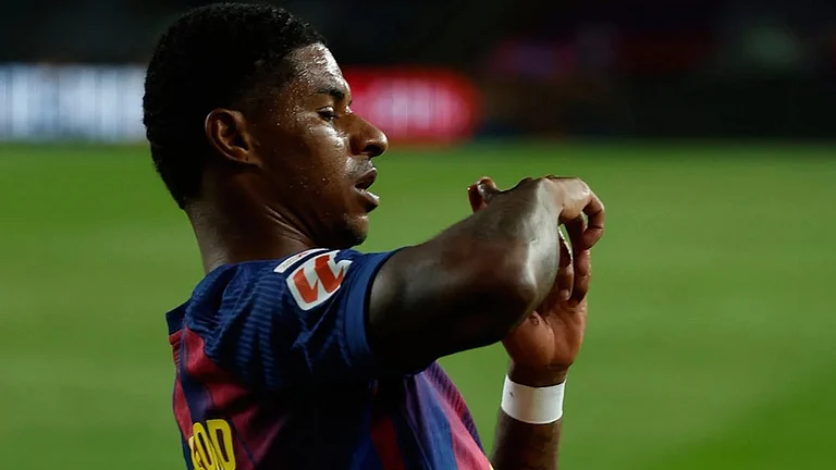 Barcelona's Marcus Rashford celebrates after scoring his side's third goal during a Spanish La Liga soccer match between FC Barcelona and Elche CF in Barcelona, Spain. - Photo: AP/Joan Monfort