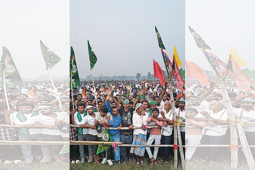 | Photo: Sandipan Chatterjee : Waiting for Change: A Mahagathbandhan election rally in Dharhara village in Bihar