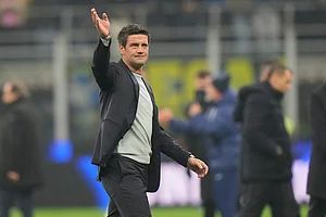 | Photo: AP/Luca Bruno : Inter Milan's head coach Cristian Chivu celebrates at the end of a Serie A soccer match between Inter Milan and Lazio, in Milan, Italy.