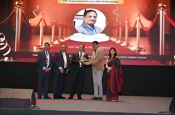 Col (Retd.) Sanjeev Govila honoured as India's No. 1 Financial Planner