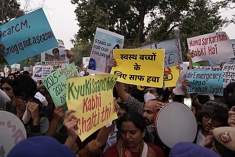 Hundreds protest in New Delhi over worsening air pollution