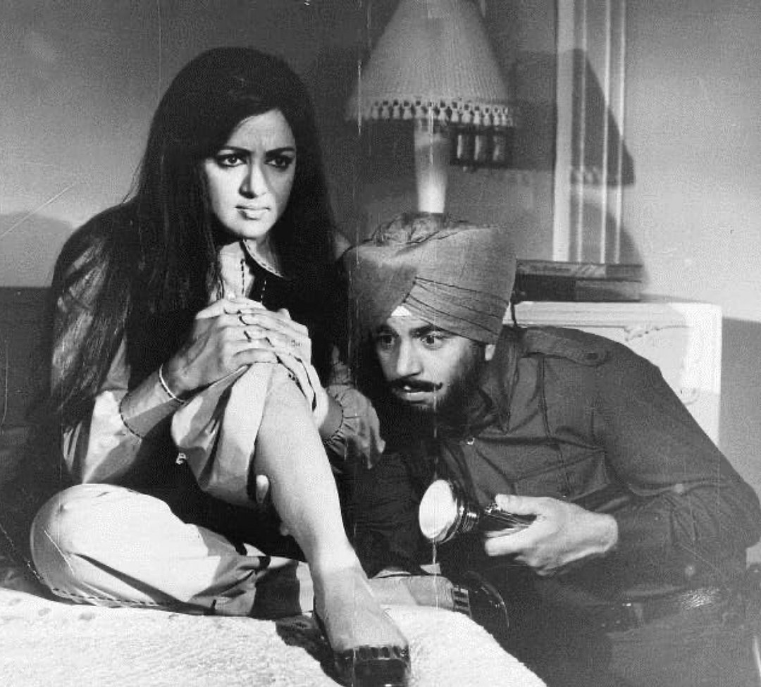 Hema Malini and Dharmendra in Jugnu (1973)