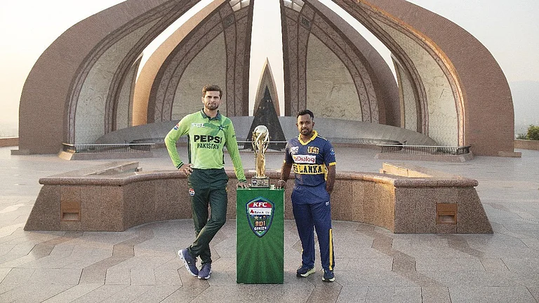 The ODI Series Trophy was officially unveiled ahead of an exciting contest between Sri Lanka and Pakistan - X/OfficialSLC