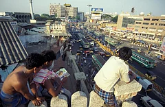 Shutterstock : Migrant Workers
