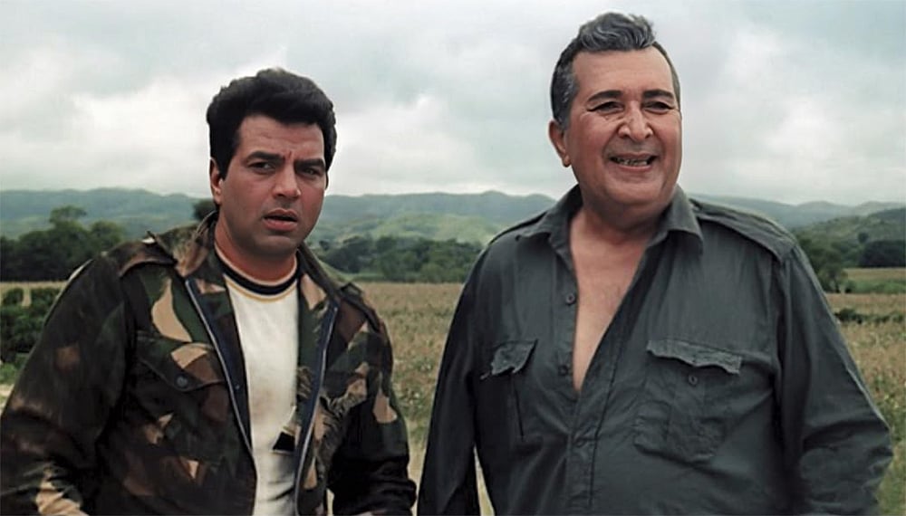 Bollywood actor Dharmendra in Mera Gaon Mera Desh (1971)