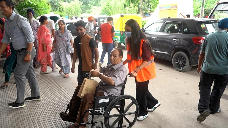 Students’ volunteers called Saarthis attending patients at PGIMER Chandigarh - Photos: Outlook