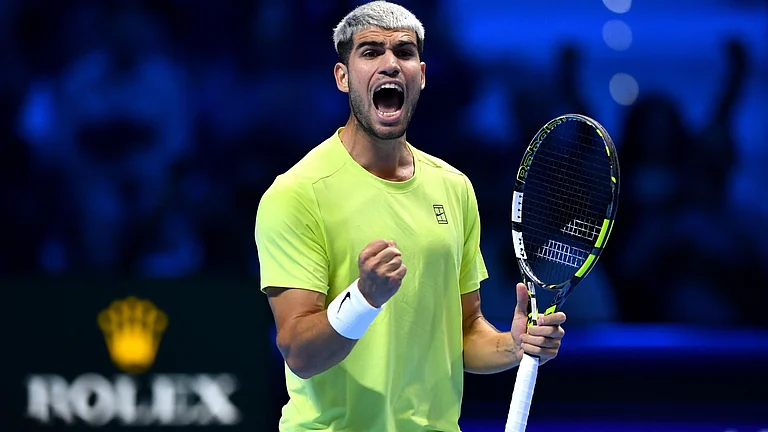 Carlos Alcaraz beat Lorenzo Musetti at the ATP Finals - null