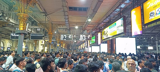 Railway Union Leaders, 40 Supporters Booked For Unauthorised Protest at Mumbai’s CSMT