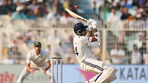 (AP Photo/Aijaz Rahi) : India Vs South Africa, 1st Test Match Day 1: India's Yashasvi Jaiswal attempts to play a rising delivery on the first day of the first cricket test match between India and South Africa in Kolkata, India, Friday, Nov. 14, 2025.