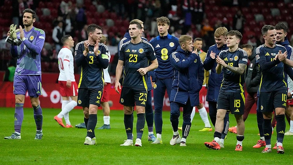 Nations League Soccer: Scotland players greet the fans after the end of the match - | Photo: AP/Czarek Sokolowski