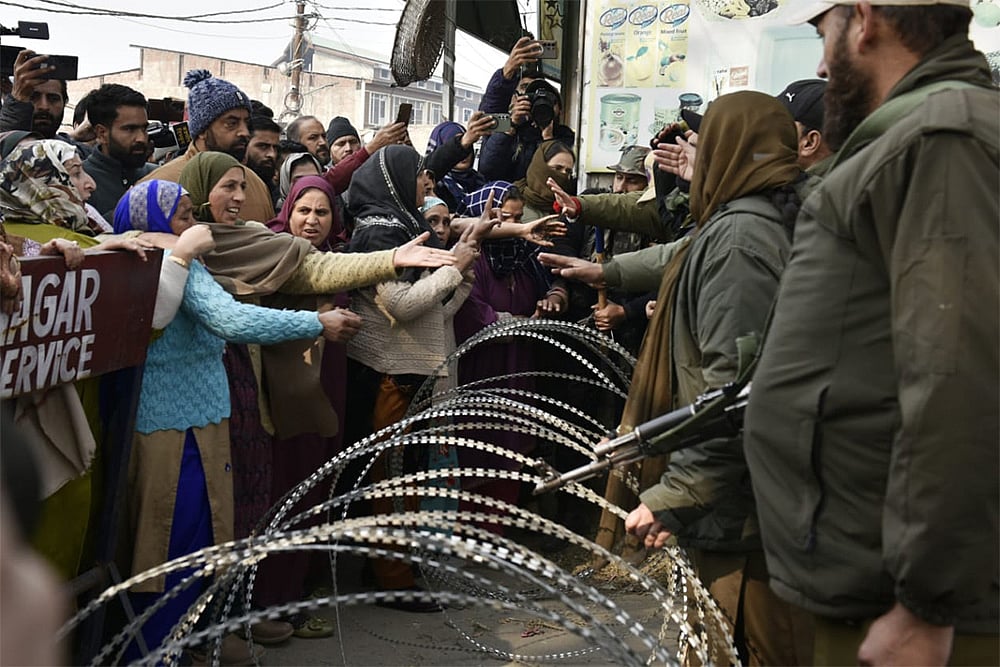 Accidental explosion at Srinagar’s Nowgam police station - Relatives protest 