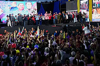 Washington’s Moves Ignite Fears Of War With Venezuela (AP Photo/Ariana Cubillos : Venezuelan President Nicolas Maduro takes the oath to people joining a state-organized civilian defense network in the Petare neighborhood of Caracas, Venezuela, Saturday, Nov. 15, 2025.