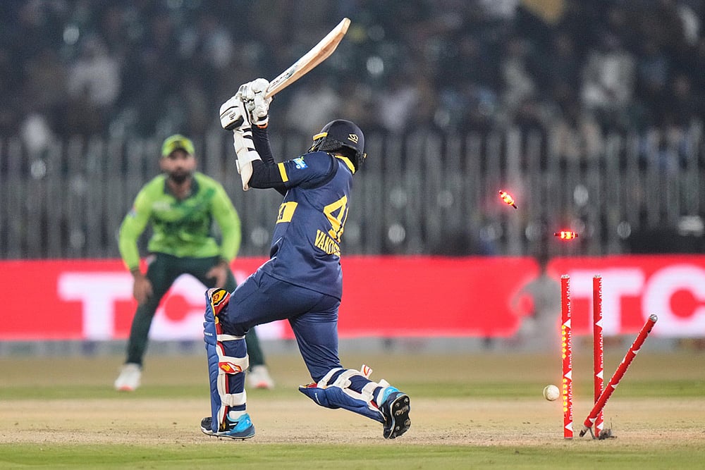 Pakistan vs Sri Lanka 3rd ODI cricket match-Jeffrey Vandersay 