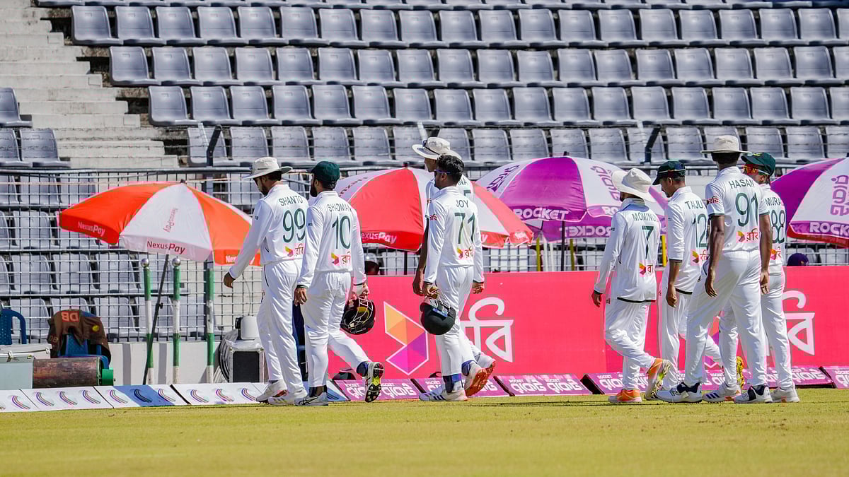 BAN vs IRE 2nd Test: Bangladesh players leave the field of play. - X/cricketireland
