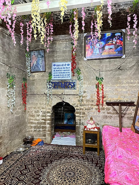 Bhai Jaita was among those brave Sikhs, who crossed the Sirsa River and reached Chamkaur Di Garhi.