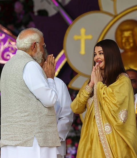 Prime Minister Narendra Modi being greeted by bollywood actor Aishwarya Rai Bachchan during the birth centenary celebrations of late spiritual guru Sri Satya Sai Baba, in Puttaparthi. Andhra Pradesh. 