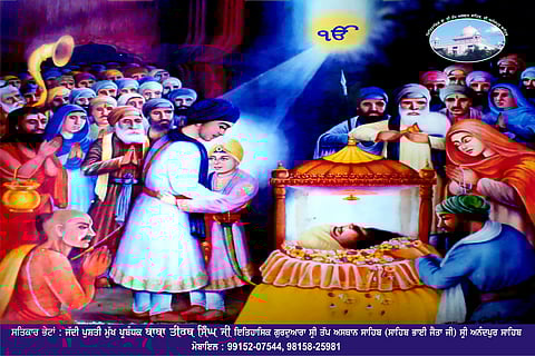 From kiratpur the severed sacred head was taken to Anandpur Sahib under the command of Guru Govind Singh in the form of a religious procession for the proper cremation rites.