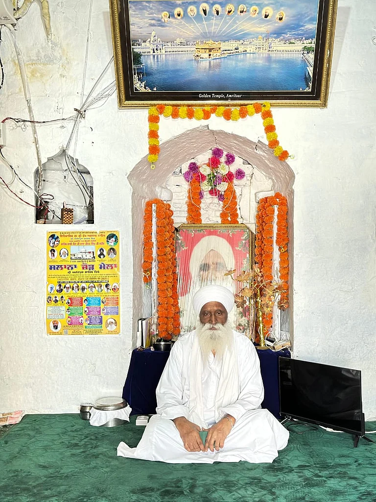 Bhai Jaita, like his great-great grandfather Bhai Kalyana, dedicated his whole life for the cause of the Guru Ghar. - null