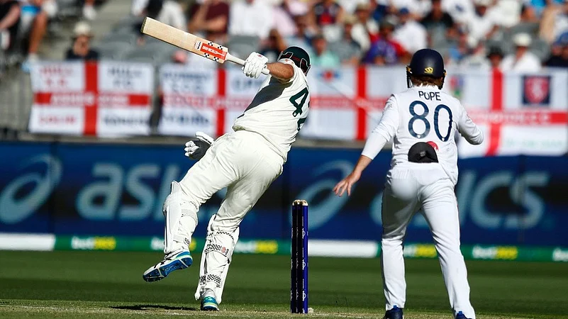 Mark Wood Thuds Lethal Bouncer, Cameron Green Stumbles Before Saving Wicket - Watch