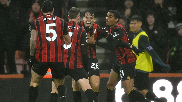 Enes Unal celebrates for Bournemouth - null