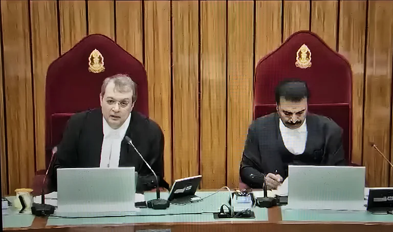 Justice Pardiwala and Justice Mahadevan | - null