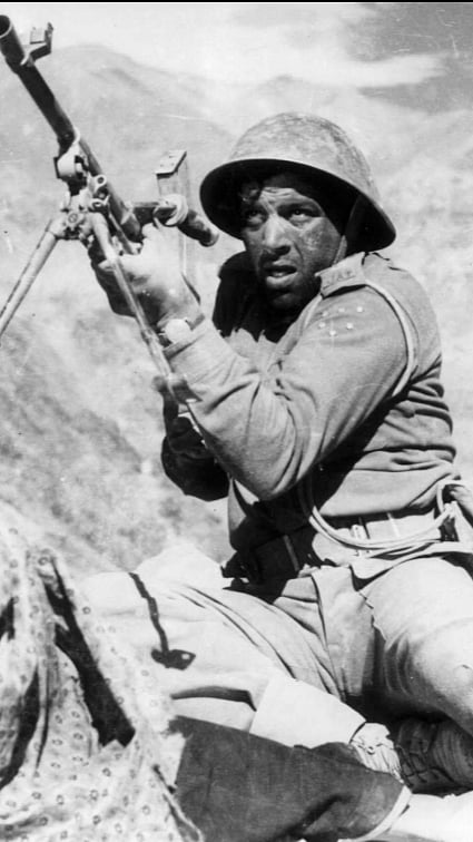 Dharmendra in Haqeeqat (1964) - Photo Credit: Imdb