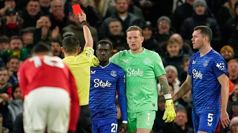 Manchester United Vs Everton english premier league Idrissa Gueye Slaps Teammate Michael Keane watch