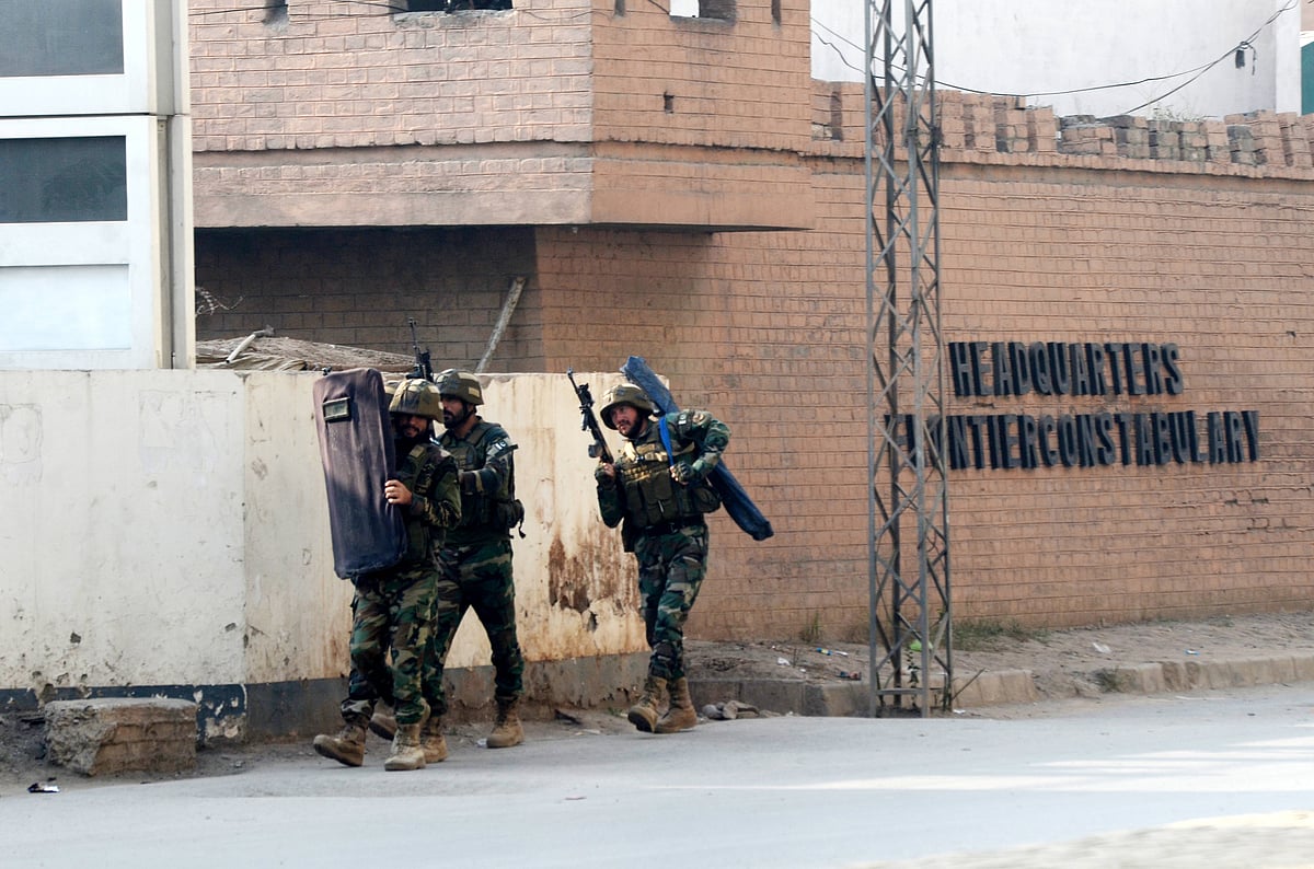 3 troops, 3 militants killed in attack on security forces headquarters in Pakistan, Peshawar. - IMAGO / Anadolu Agency