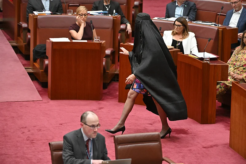 Pauline Hanson burqa, Australian Senate burqa ban