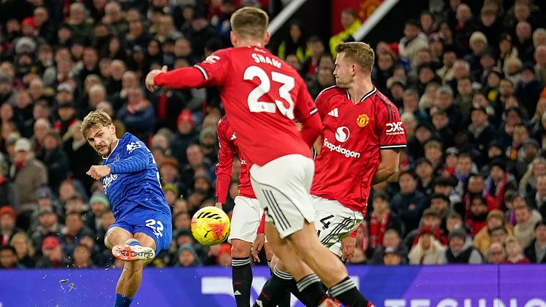 Manchester United Vs Everton Live Score, English Premier League: Kiernan Dewsbury-Hall, left, scores the opening goal at Old Trafford. - Photo: AP