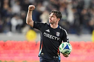 | Photo: AP/Denis Poroy : San Diego FC midfielder Anders Dreyer (10) celebrates after San Diego FC beat Minnesota United in MLS soccer's Western Conference semifinal in San Diego.