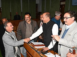 Outlook : Chief Minister Sukhwinder Singh Sukhu greets Leader of Opposition Jairam Thakur in the state assembly on Wednesday— the opening day of the winter session at Dharamshala.