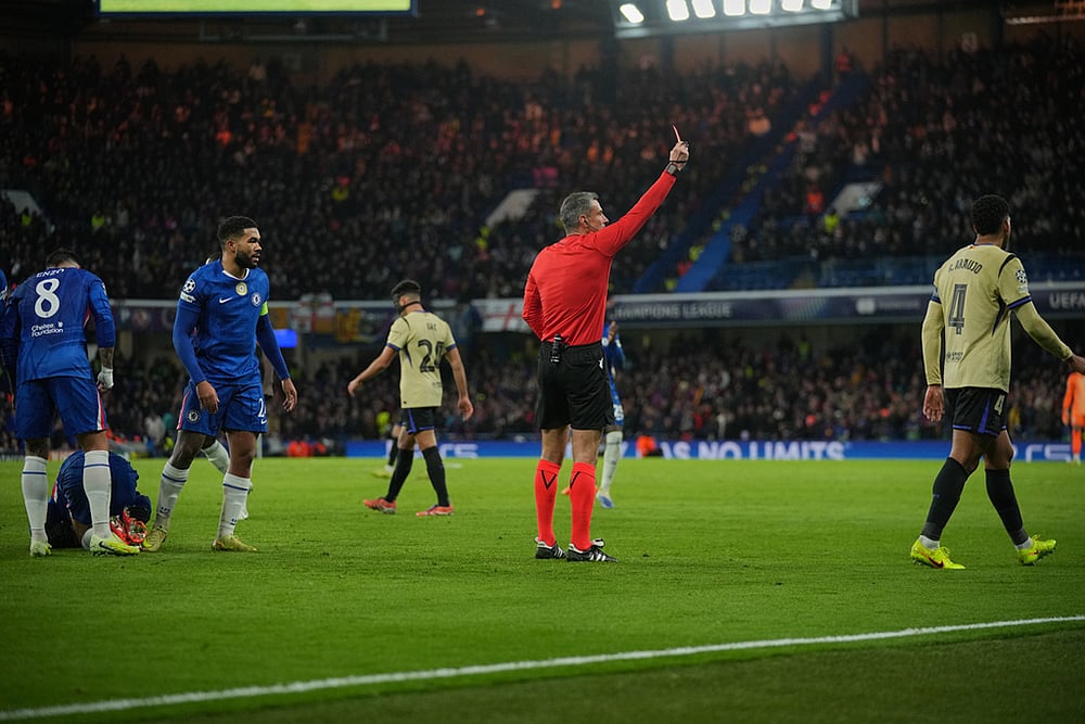 Chelsea vs Barcelona UCL 2025-26 match in London-Ronald Araujo