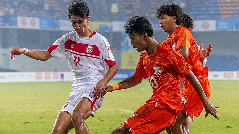 India U17 players in action against Lebanon U17 during the AFC U17 Asian Cup Qualifiers match on November 28, 2025. - | Photo: X/IndianFootball