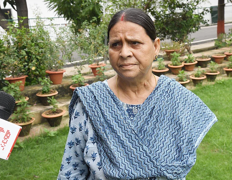 Political Tremors In Bihar: Eviction Notice to Rabri Devi Raises Tensions Between RJD and BJP