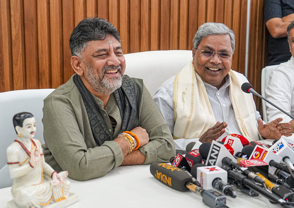 Bengaluru: Karnataka Chief Minister Siddaramaiah with Deputy CM D K Shivakumar during a joint press conference after a breakfast meeting amid the ongoing leadership issue in the state, in Bengaluru, Saturday, Nov. 29, 2025 - PTI/Shailendra Bhojak